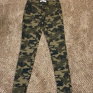 Camo Stretch Jeans Jeggings military Size 9 EUC camouflage